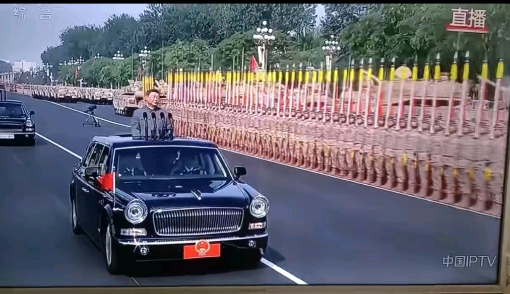 郝秀建的《九月的坐标》