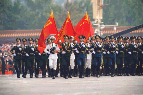 【九三阅兵专刊2】张富贵：廿六春秋终换代.三军方阵同欢笑一一观看九三阅兵191步枪闪亮登场换装（组诗3首）北京头条•西安头条•都市头条发布！（图3）