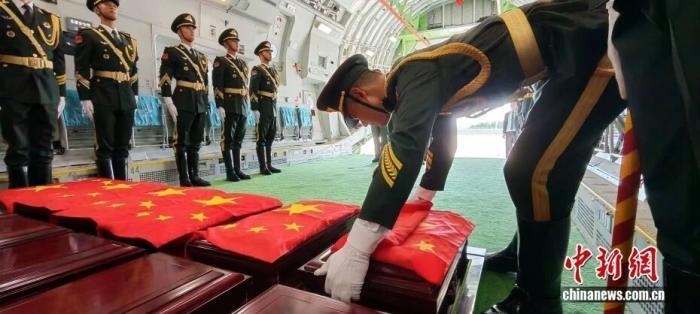 凤凰之歌//秋之爱//张希诵读《英魂归来》 作者：丹青慕侠（图6）