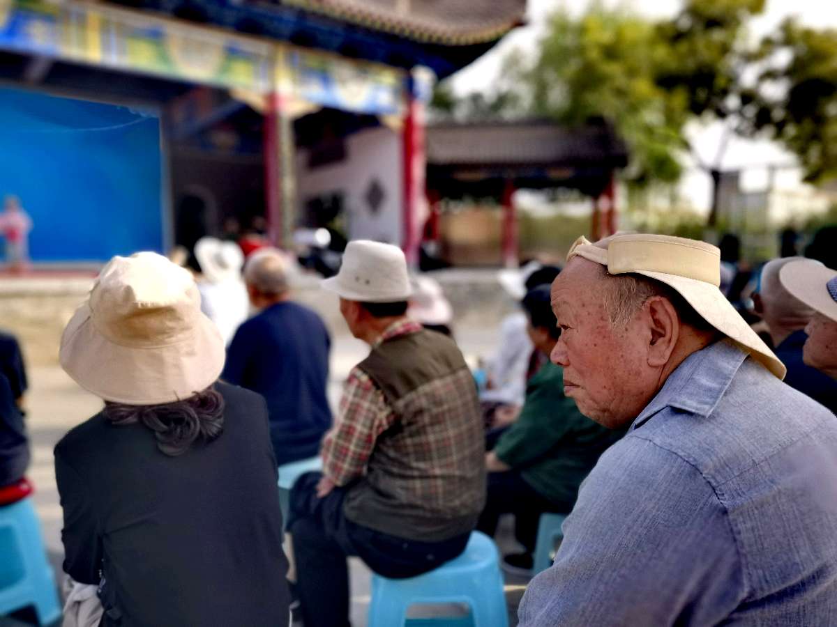 银川:燕鸽湖居民看秦腔（图9）