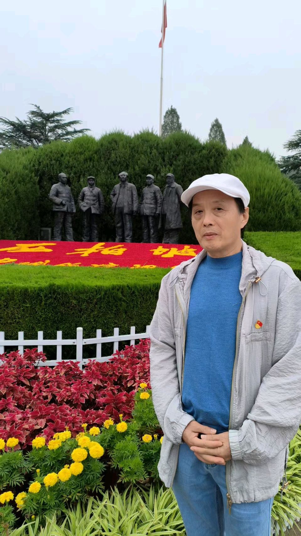 荷叶枯萎 卸下黄昏.胡风楚月