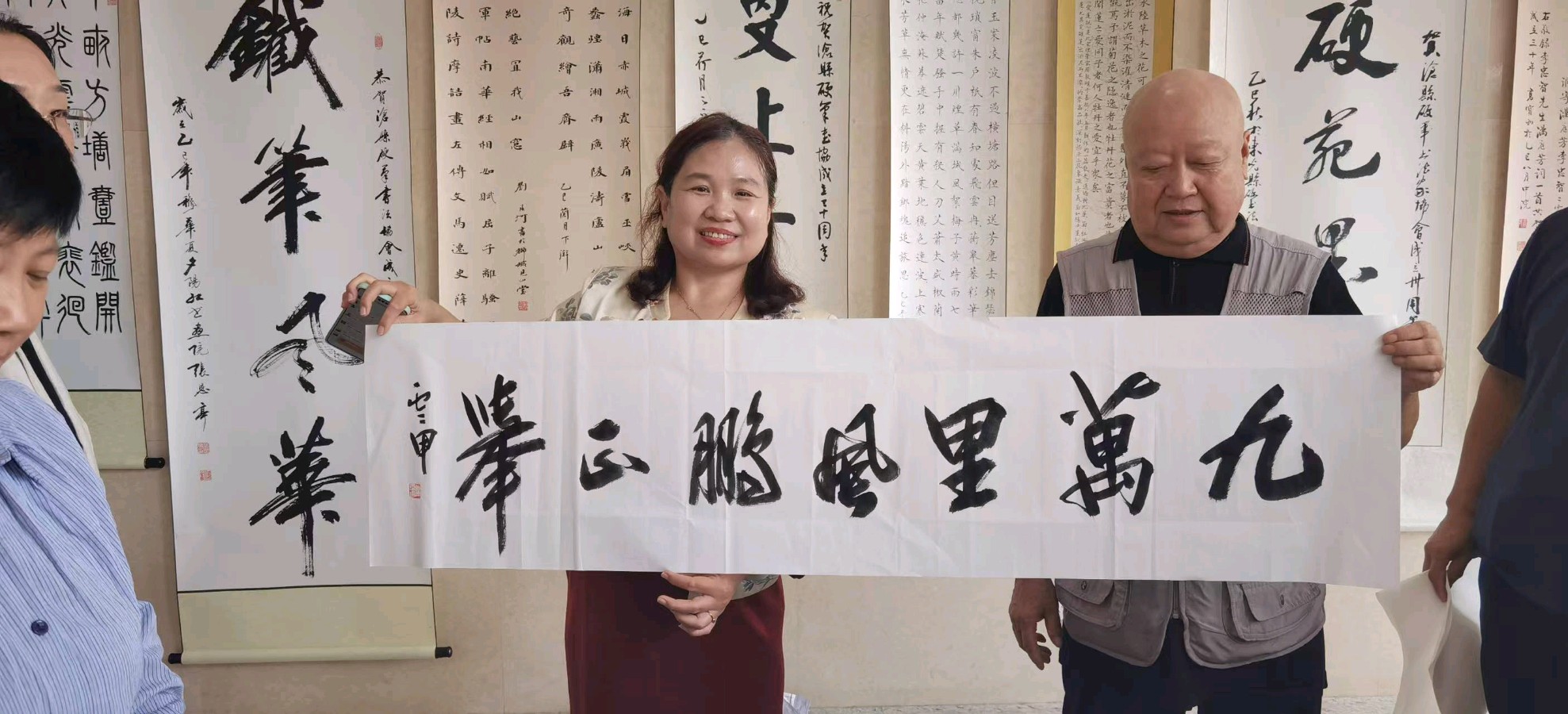 【都市头条向幸福出发编辑部】第14197期 墨与月的遐想 文/康振忠 朗诵 /张春荣（图3）
