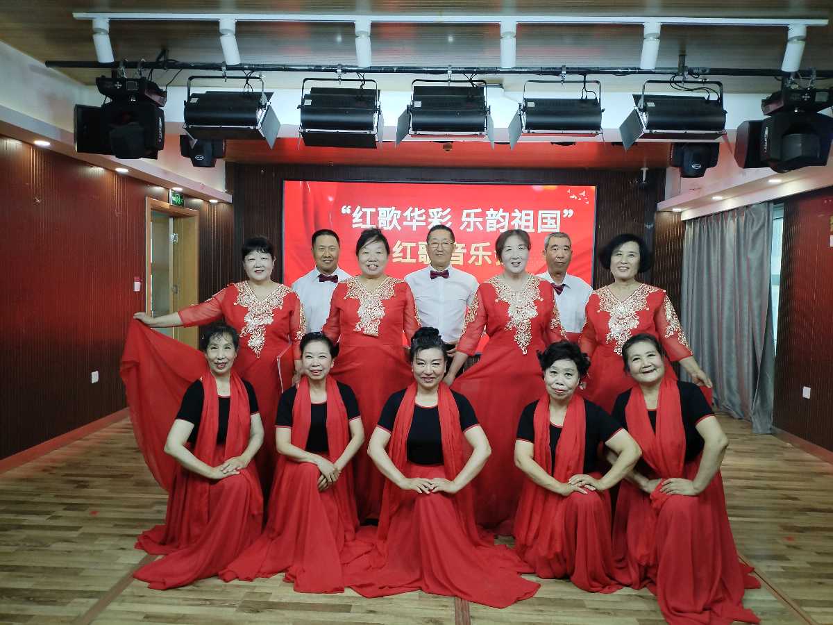 【因为热爱 所以同行—庆祝悦读诗苑成立五周年】作者燕归来 朗诵者深蓝的雪
