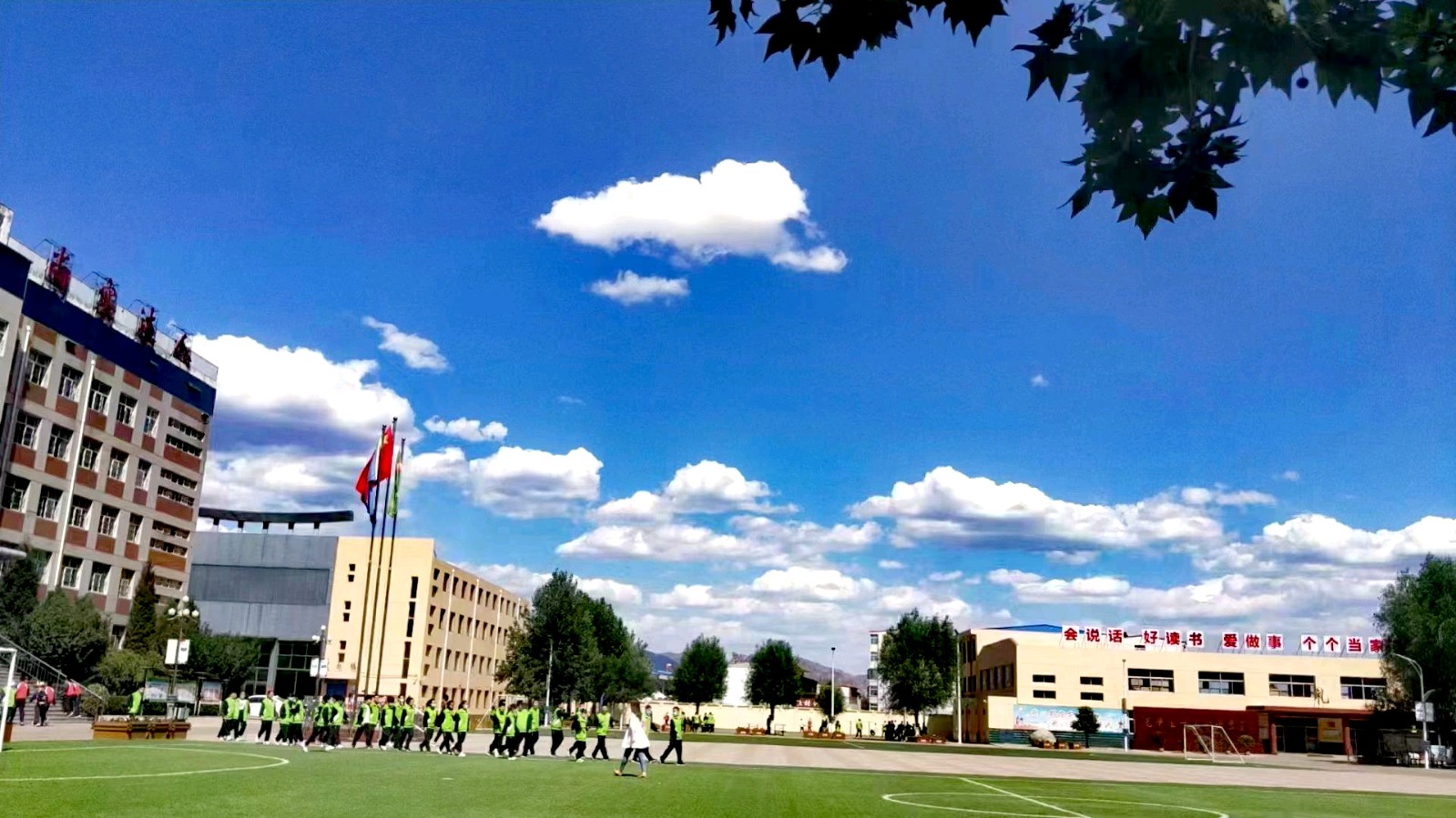 实达•周晓栋：用语言与爱，叩开学生心门的旅程