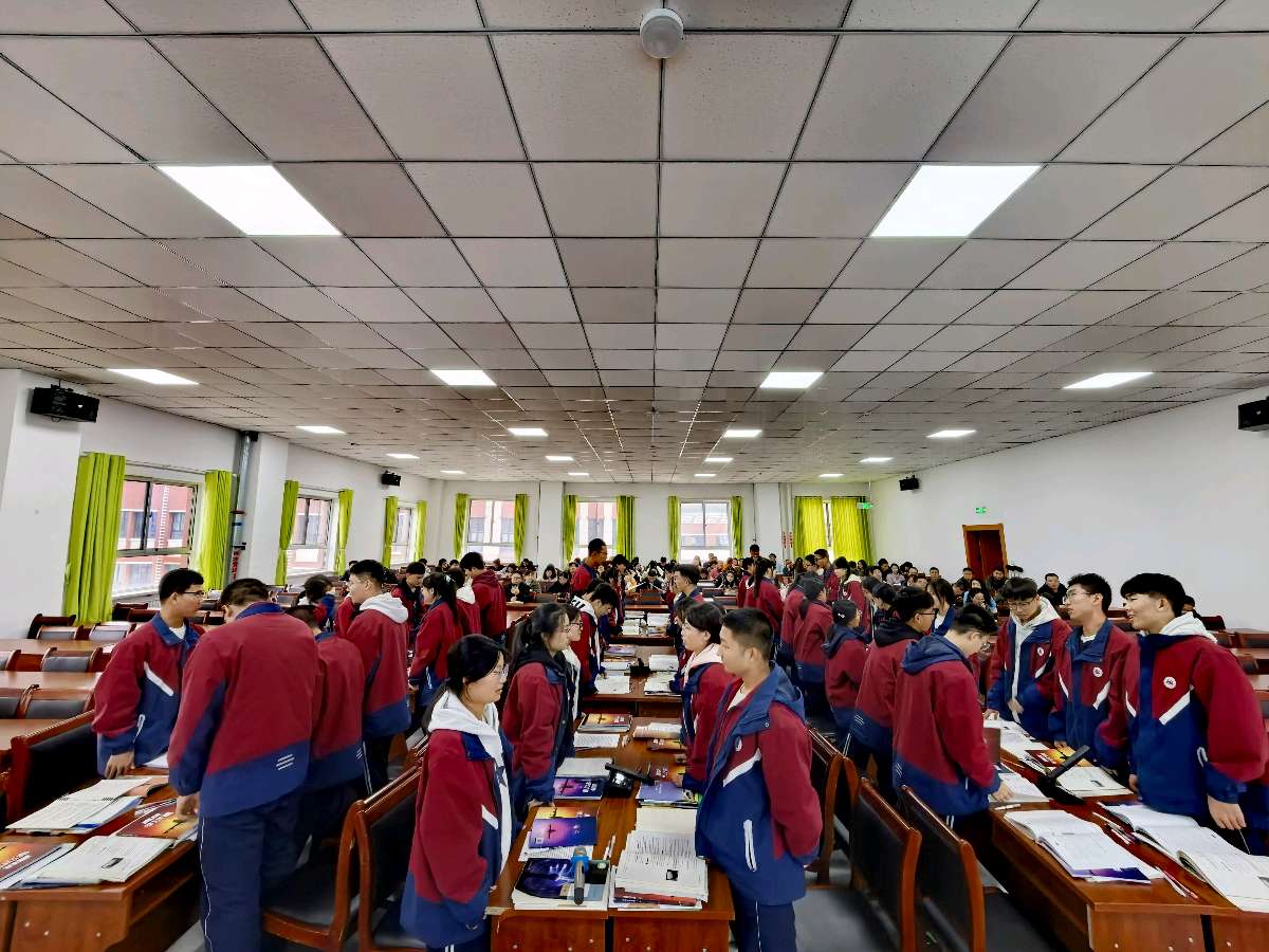 罗文旭：以梦为马，逐梦前行——在建设华亭二中模范班上的讲话（图2）