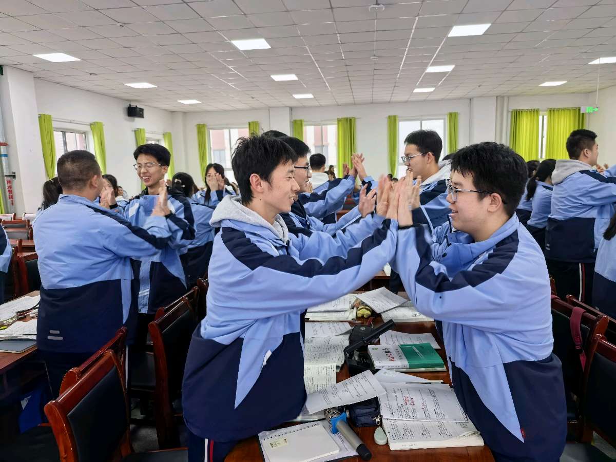 罗文旭：以梦为马，逐梦前行——在建设华亭二中模范班上的讲话（图5）