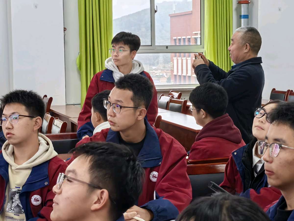 罗文旭：以梦为马，逐梦前行——在建设华亭二中模范班上的讲话（图6）