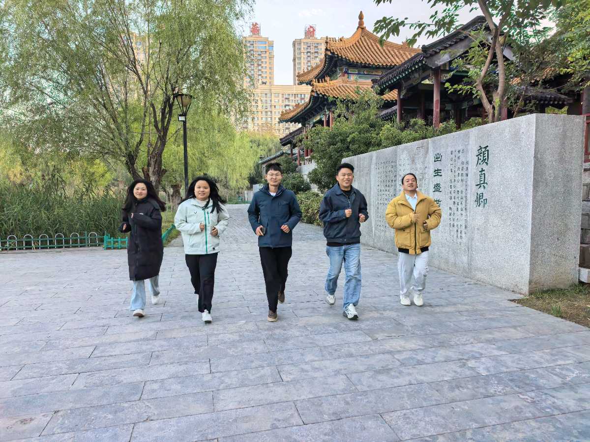 帅亚高中五粒良种齐鲁行