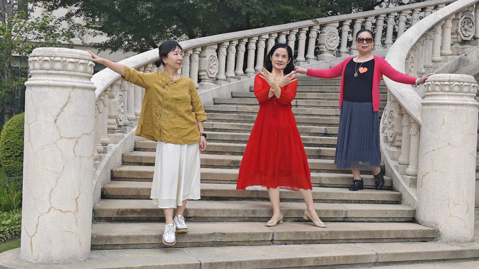老当益壮 琴坛飒爽 ——朱芳老师参加钢琴友谊赛掠影