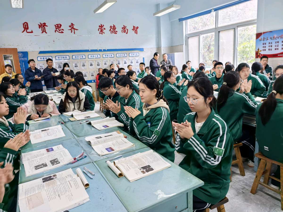 泰哥引领探真知，教育革新启新程——睿聪高中之行的启迪与展望（图3）