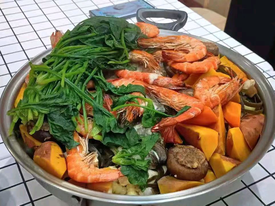 【荣耀中国】七律·深秋玫瑰怜赏感吟（下平七阳）于金奎（宁夏石嘴山）（图4）