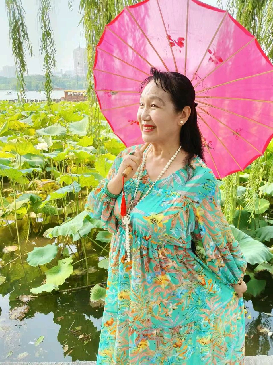 七绝·亚萍秀影（ 中华新韵 ）藏头诗 作者/周凰（图4）