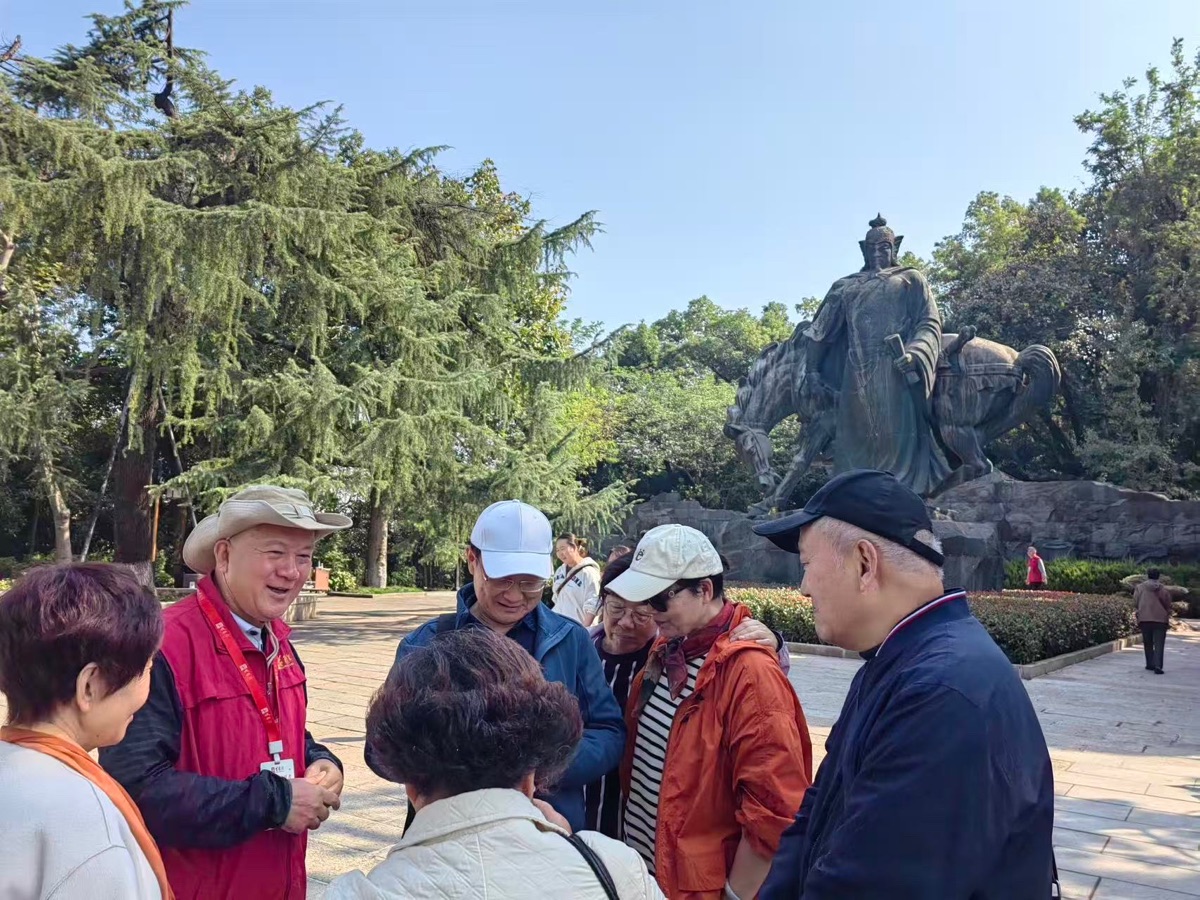 美诗美诵：岳飞铜像｜周智敏（黄鹤楼诗词讲解志愿者）诵读：小小（图3）