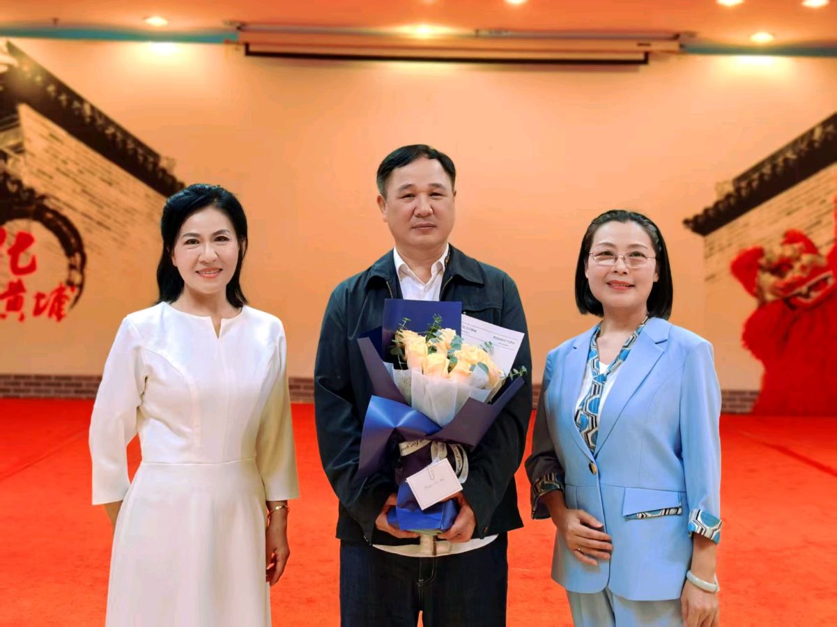 “孤独如花•悦享读书会”圆满结束 文/刘结英 图/方向玲 晋粤传奇平台（图4）