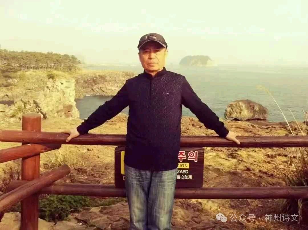 量子诗歌'七嘴八舌'说诗评诗系列之文雅秘书长的古韵《手机》、现代诗《东篱菊影》——文化强国量子诗歌实验室（筹）（图46）