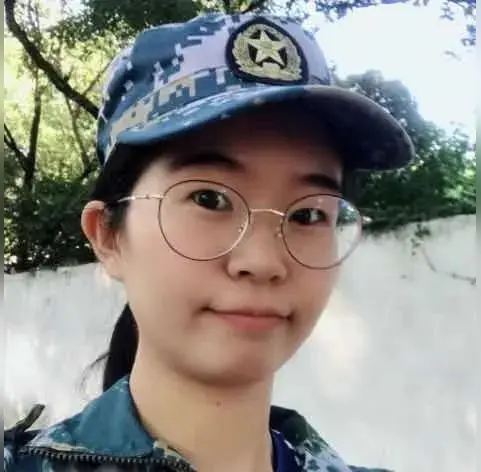 《何全兴姓名题诗，看图即兴诗几首》作者：何全兴 [中国现代诗歌文化传媒推荐]（图10）