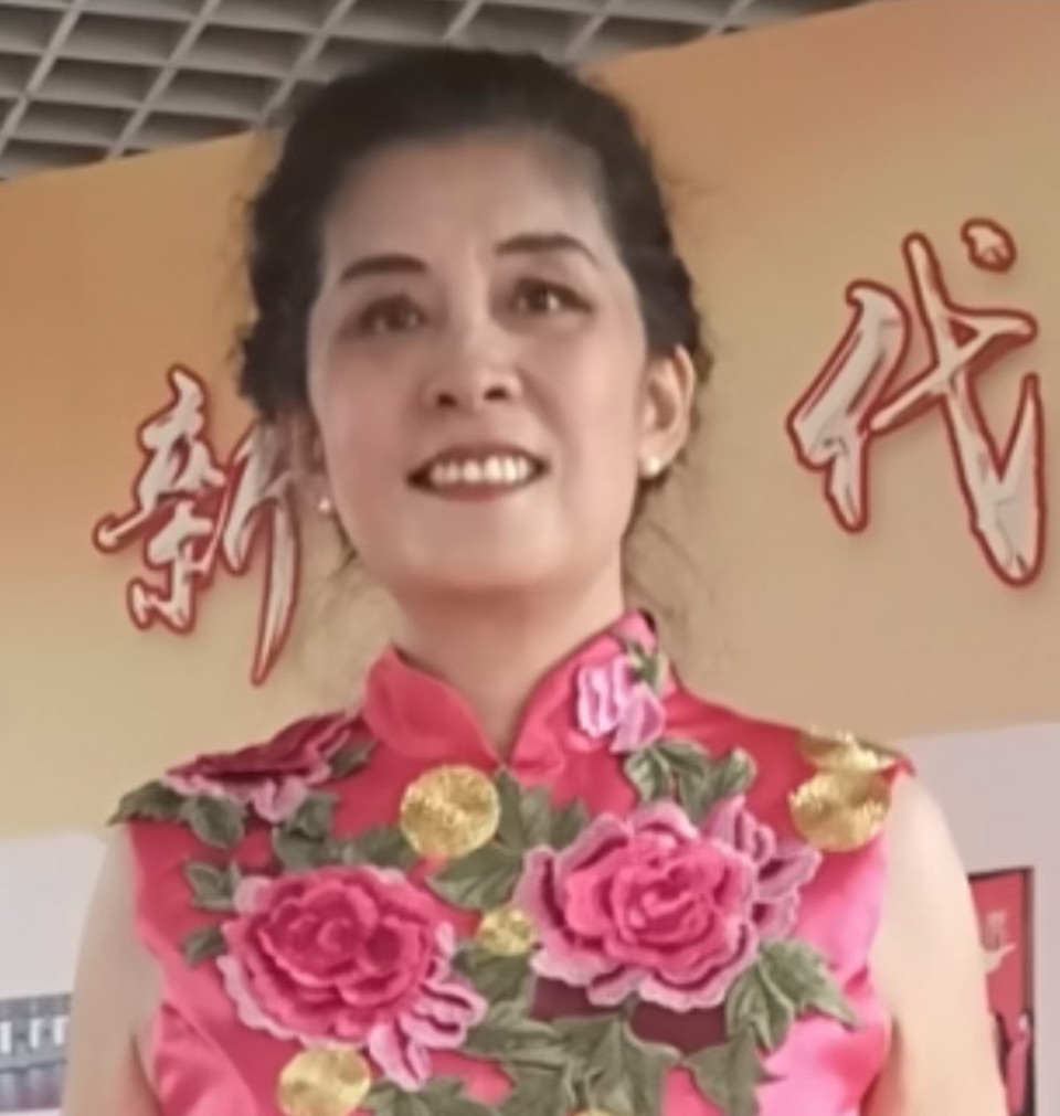 ㊗️在世界诗会摇篮中成长-文/陶丹/评：卞荔莎（美国）北欧总社【世界诗人名人展】九周年特刊🌏（图6）