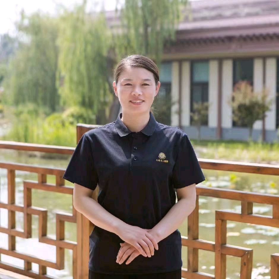 请鉴赏美才女作家李侠〖《赏虎山红叶有感》散文游记〗（图5）