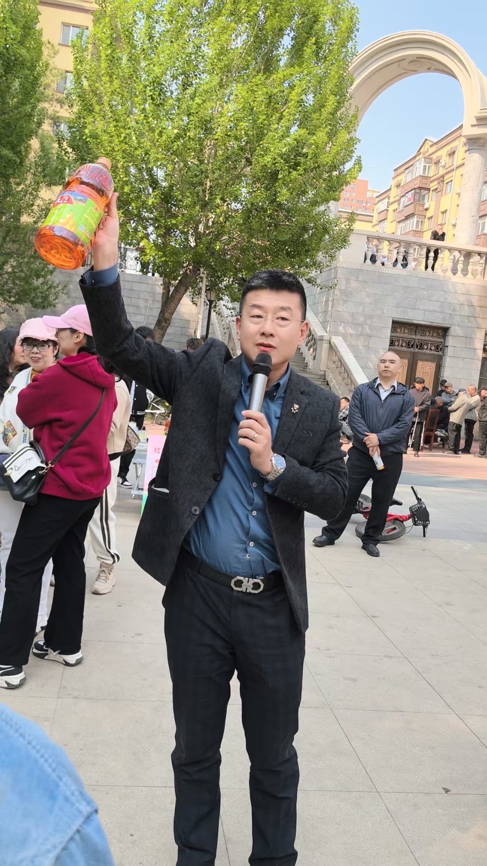 特色人物11，卓尔不群的刘永刚，作者九九，诵读小小（图5）