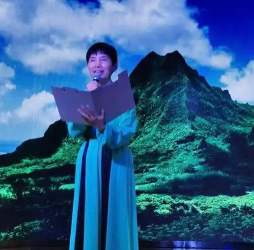 ［唐山作家］从诵读者诵读自己的作品中看诵读者（随笔）文/北山虎