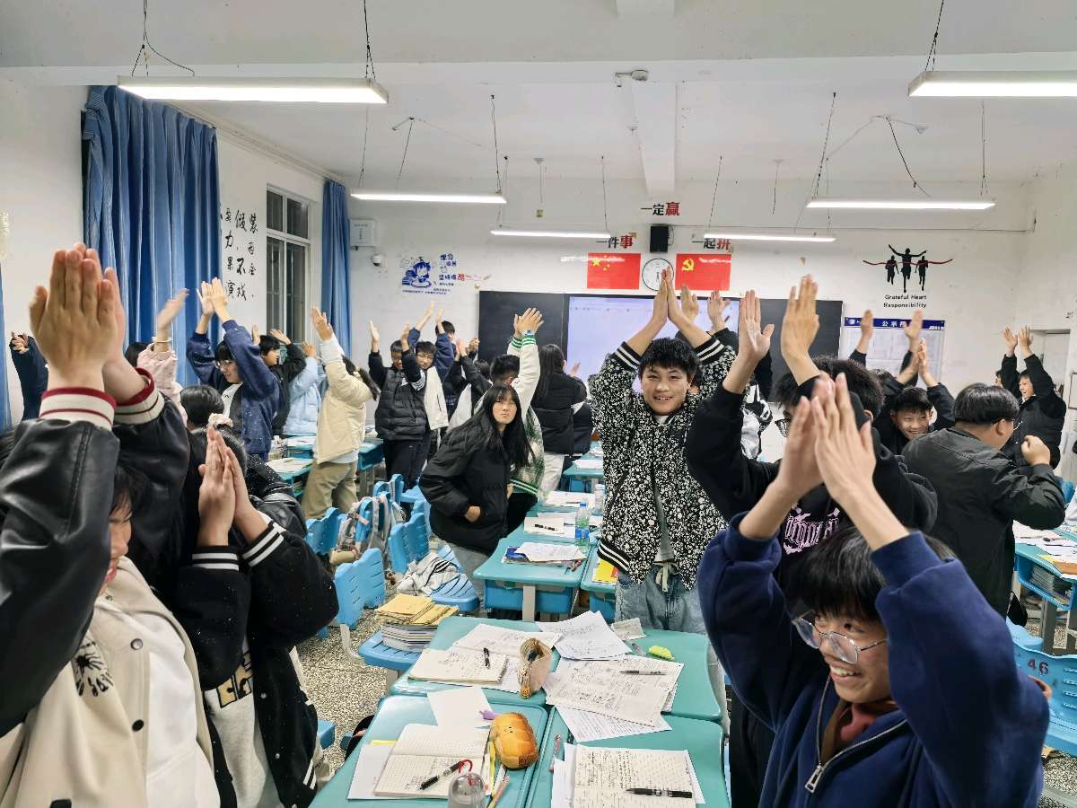 帅亚学子庹蓝馨：力学的核心规律与典型例题解析