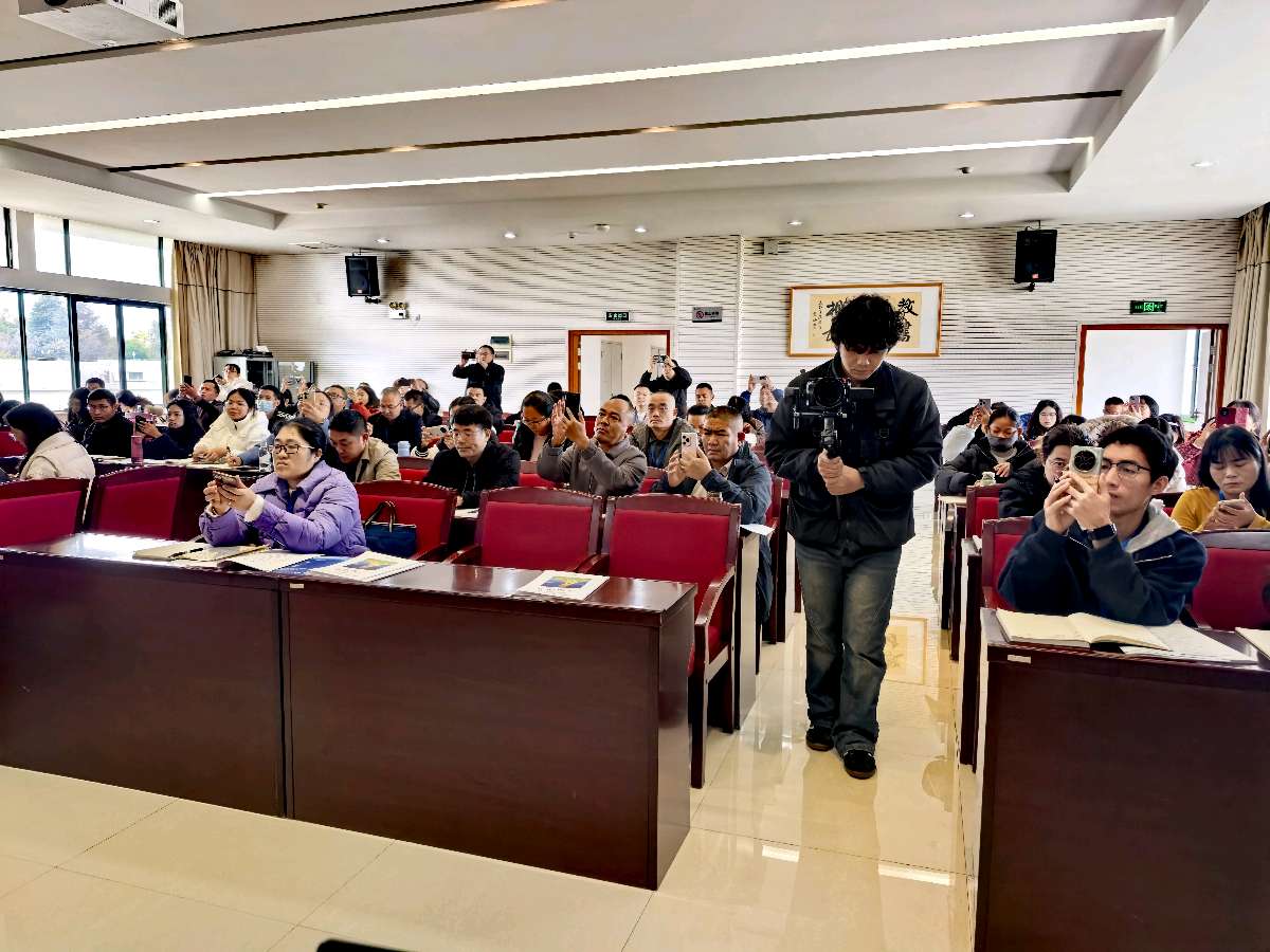枫叶金黄时：昆明学院新高考培训，解锁教育新密码（图9）