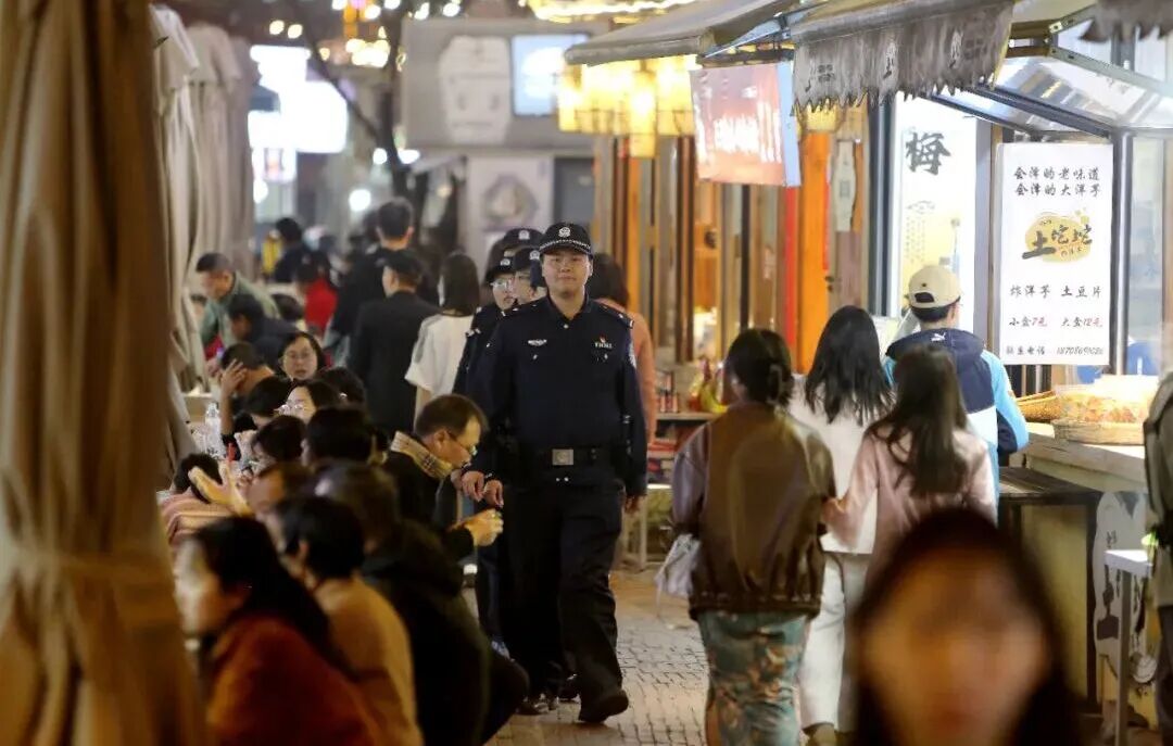 滇超联赛蓄势待发 玉溪警方全力以赴(图3)