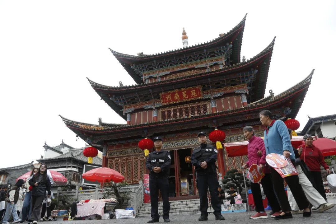 滇超联赛蓄势待发 玉溪警方全力以赴(图7)