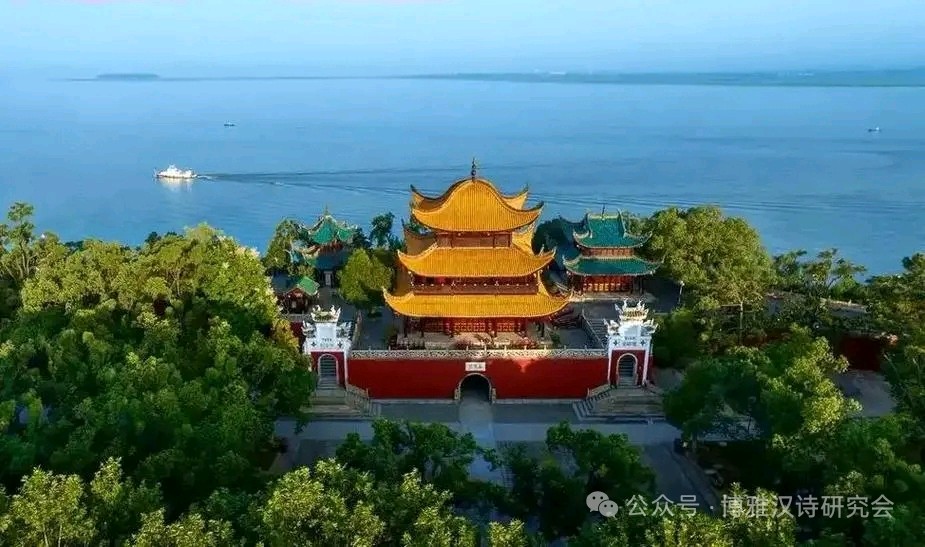 《七律 • 秋登岳阳楼》作者/吴云钦