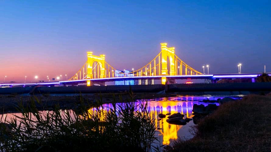 祊河夜景观/李学蛟(山东临沂)(图3)