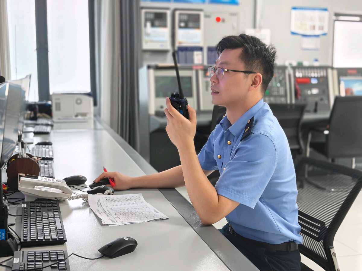「成铁好青年」铁骨铸初心 青春绽芳华——记第四届“成铁好青年”原涪陵工务段线路工涪陵车务段综控员贺伟（图7）