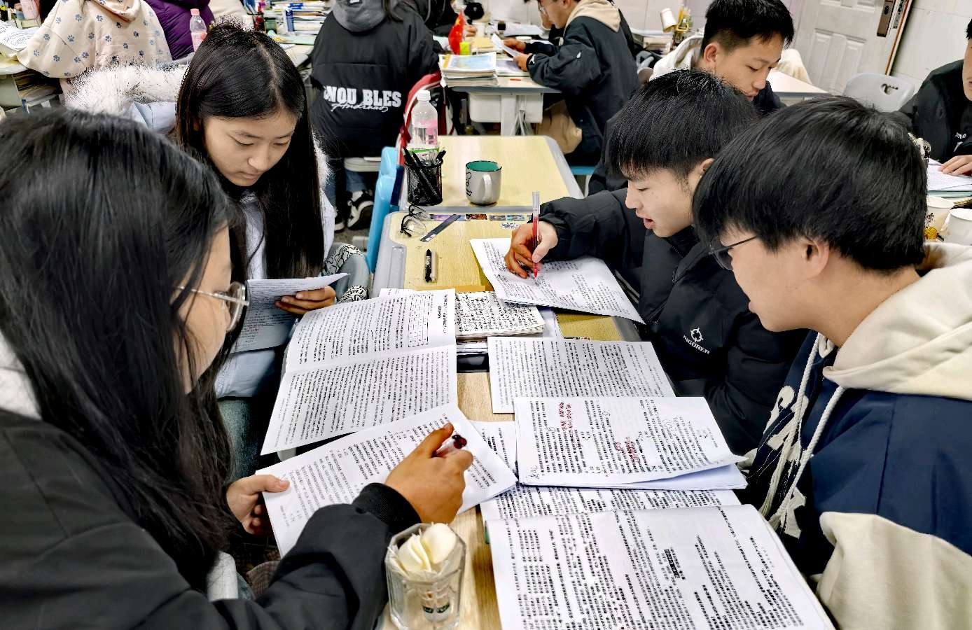 拄拐杖的智慧——一堂帅亚高三政治试卷讲评课的启示（图2）