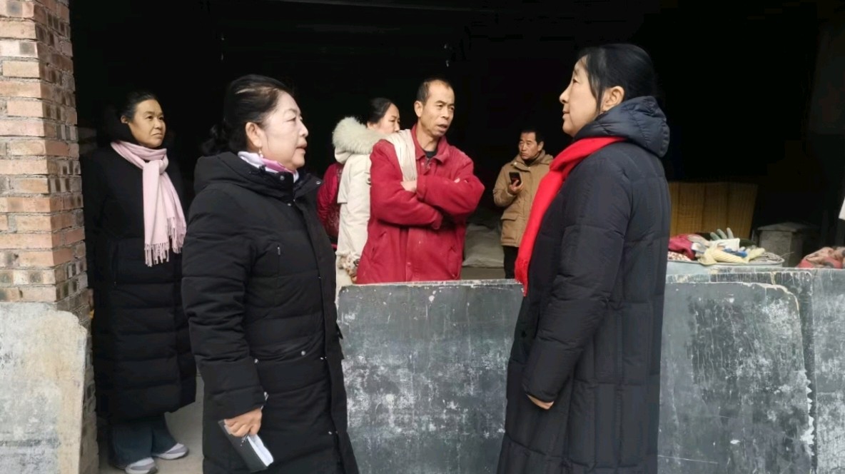 志愿调研送政策 助力农户解困惑