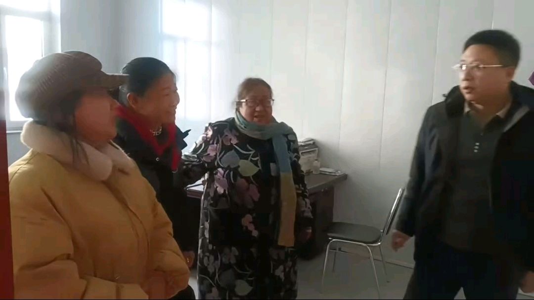 志愿入企送政策 特色食品拓新途