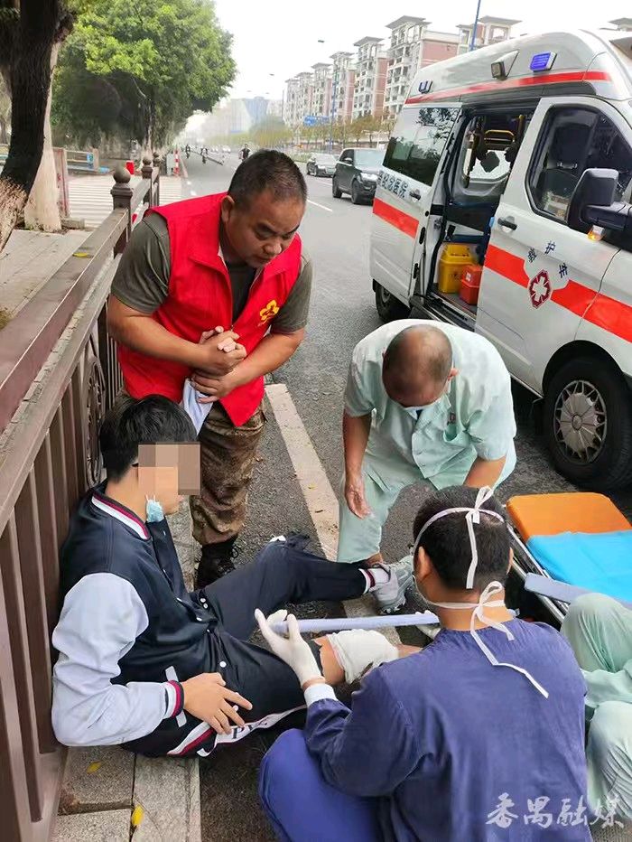 脱下军装志不改 志愿红里写担当（图11）