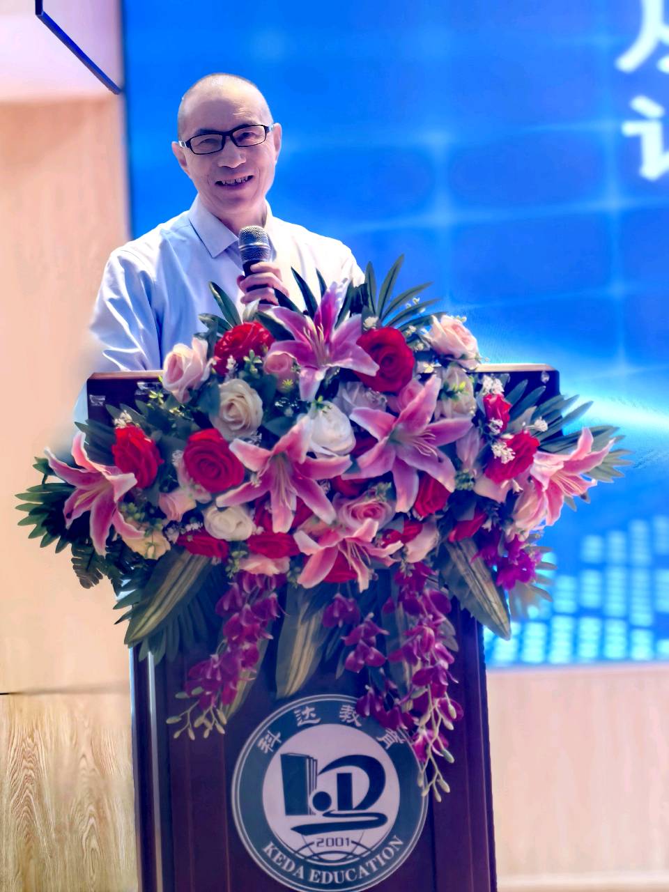 破教育困局，启未来新章——从郑州先锋外国语学校的“新五乐”到“因己自教”