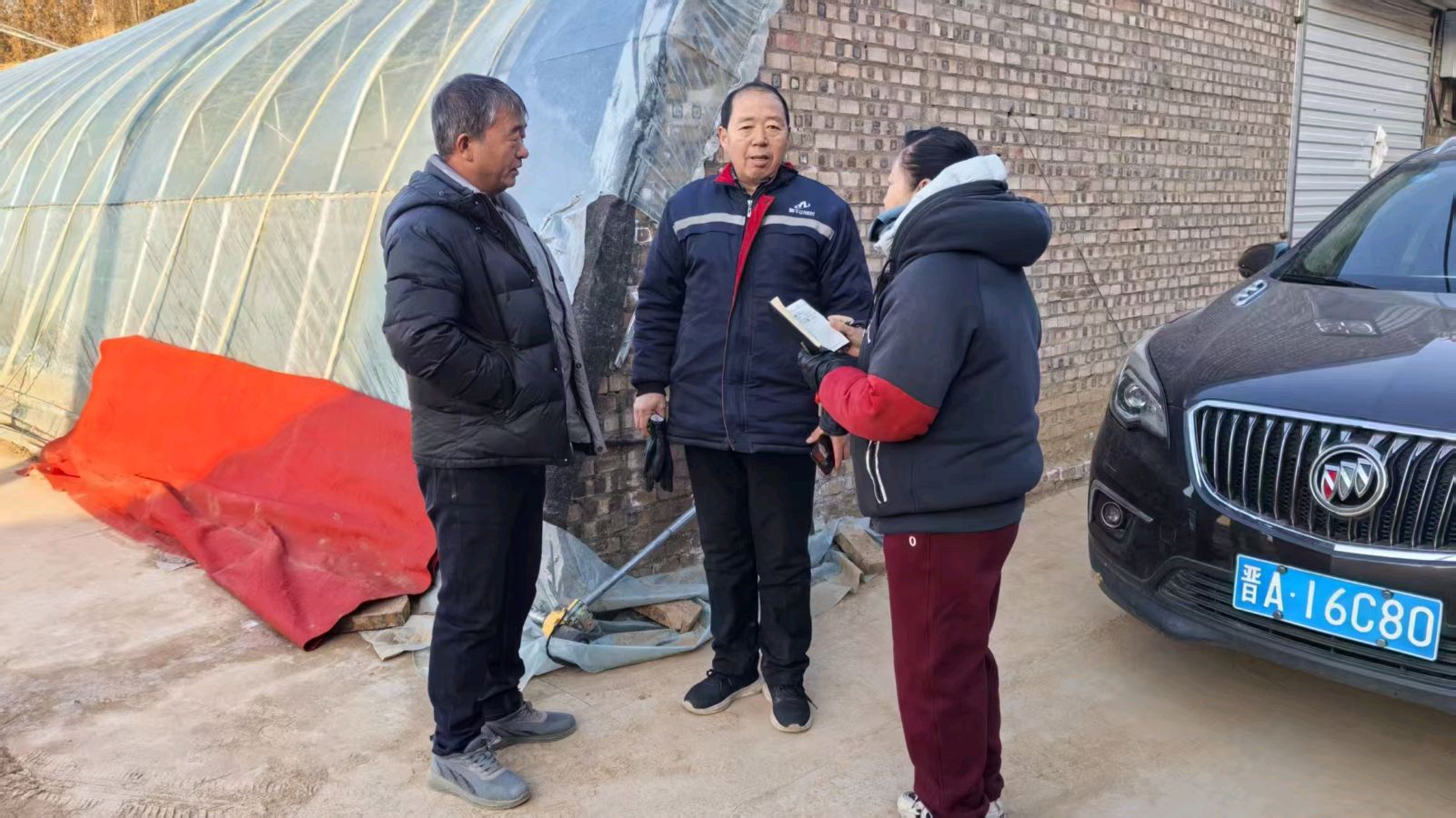 志愿下乡调研忙 话语暖农情意长（图2）