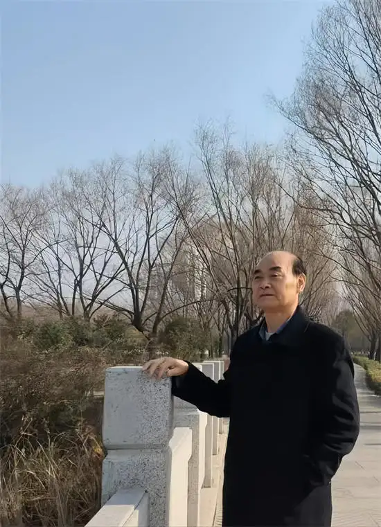 笔墨风骨 艺坛丰碑——专访当代书法名家师君庭(图2)