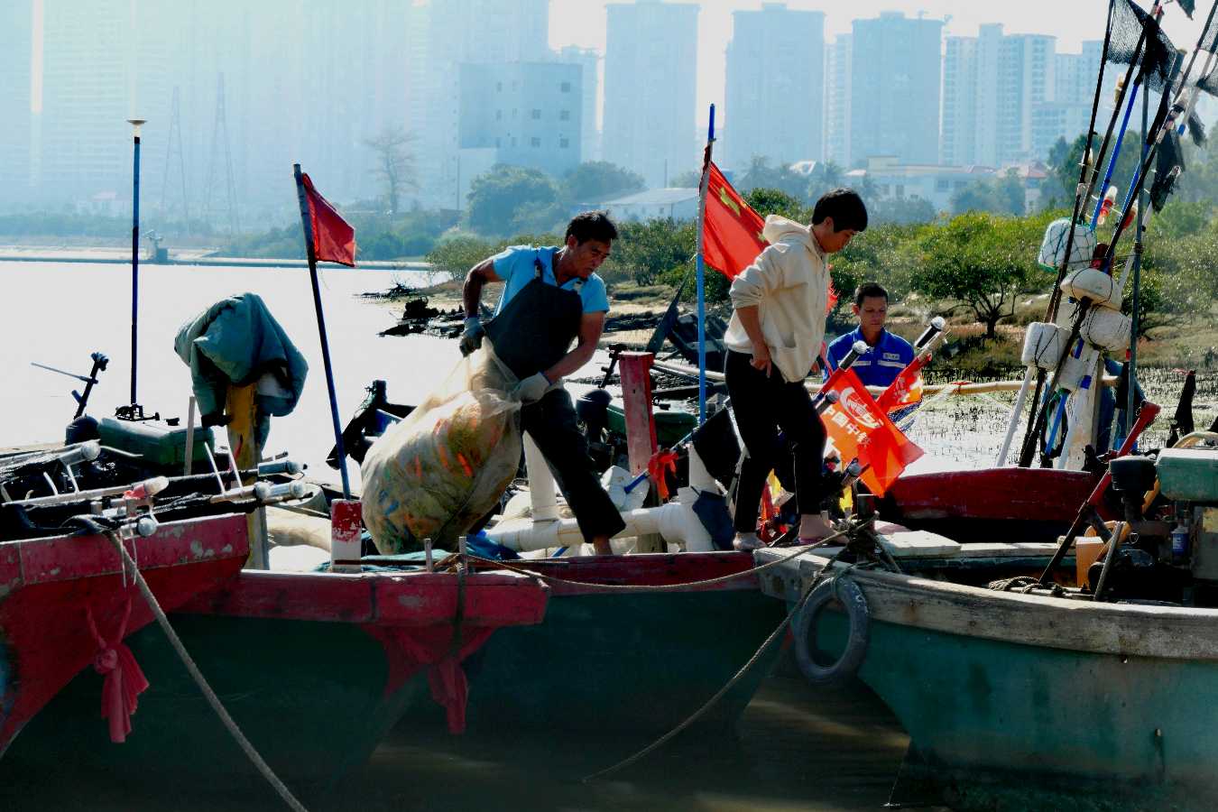 东方:打探渔村（图2）