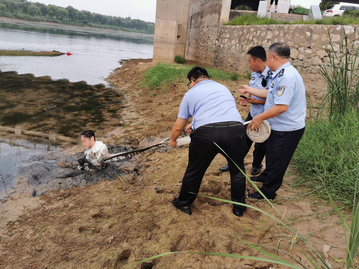 【新诗大观】我是一束光——致敬第六个中国人民警察节||文/周照田（图3）
