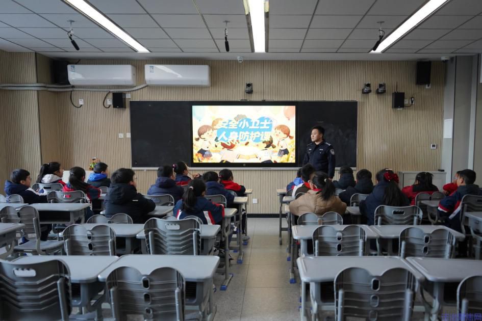 【金盾护苗】航天公安进校园 助力少年警校班(图1) 【金盾护苗】航天公安进校园 助力少年警校班(图1)