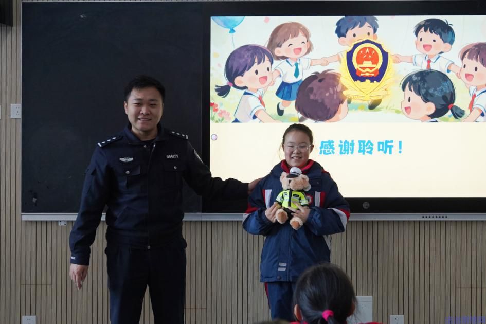 【金盾护苗】航天公安进校园 助力少年警校班(图4) 【金盾护苗】航天公安进校园 助力少年警校班(图4)