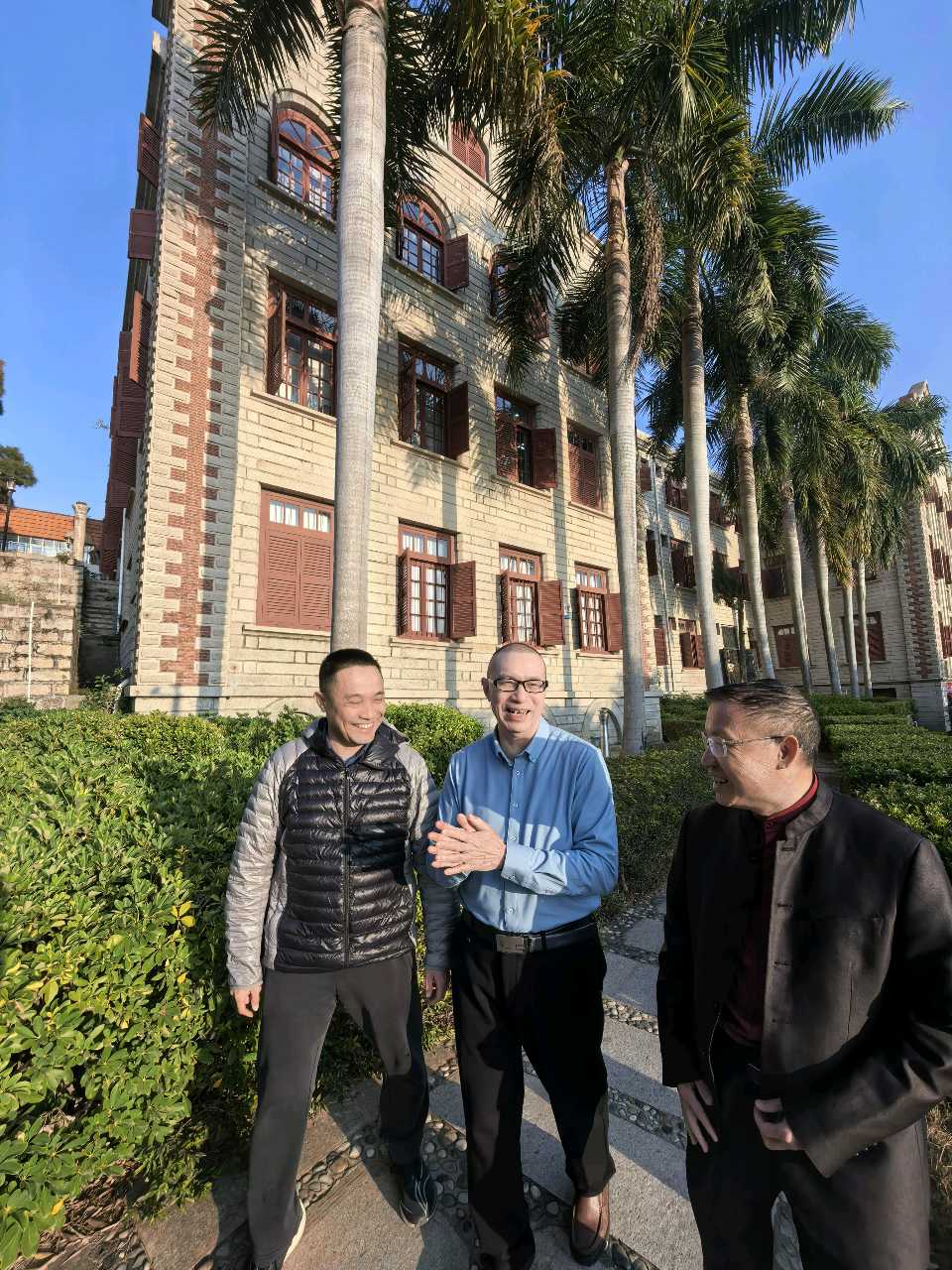 厦大夕照话教育，哲思激荡启新程——孟国泰一行畅游厦门大学（图2）