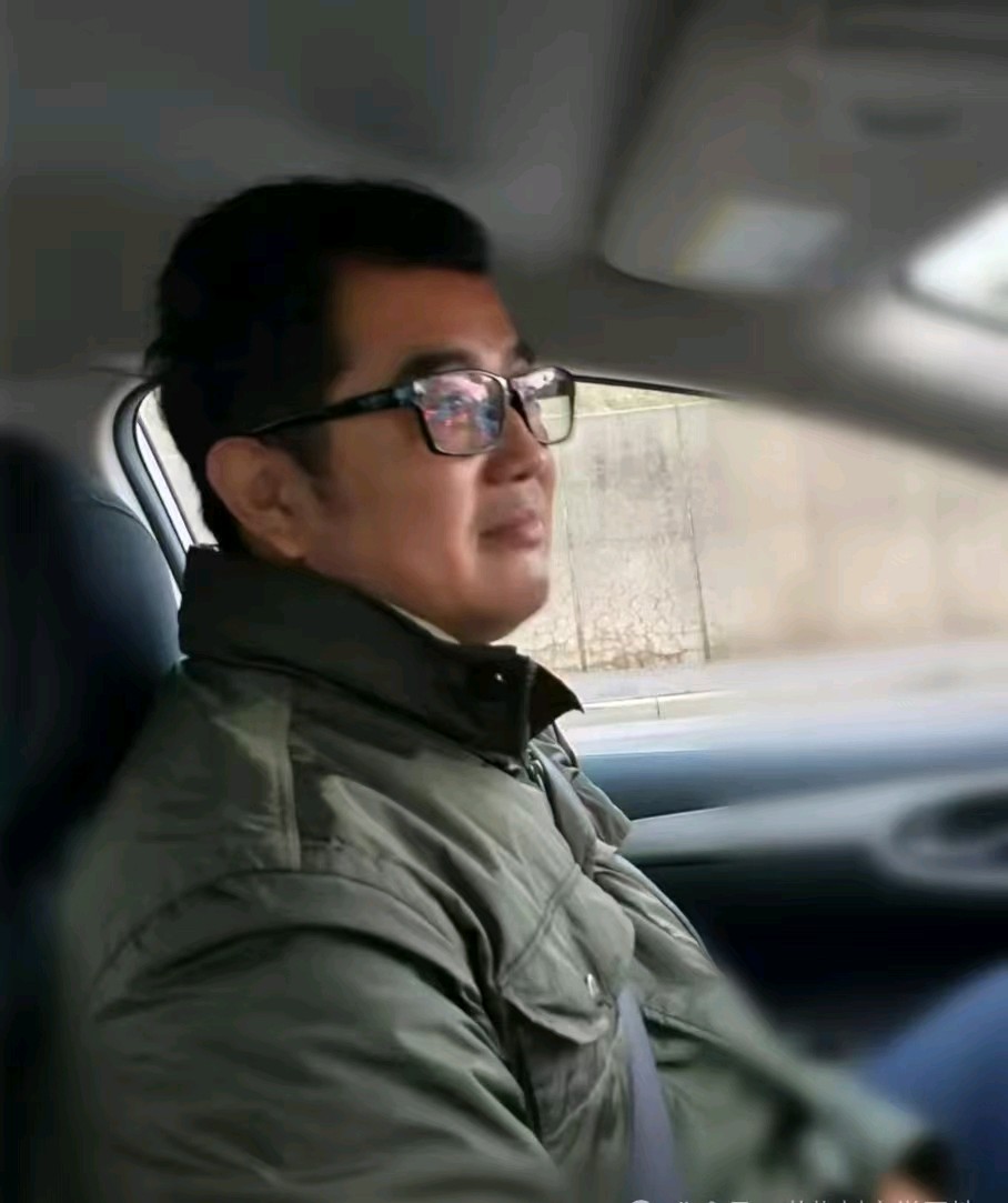量子诗歌·文同文化社“名篇·名家·名评”系列之蓝色城堡(橡皮)老师的现代诗《黄昏，树上一只鸬鹚》（图40）