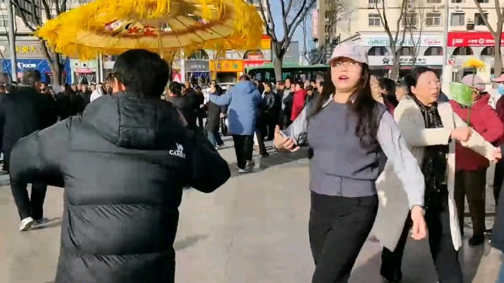 秧歌扭出新春气 志愿温情扬民俗（图3）