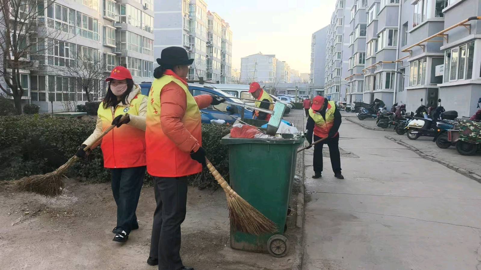 晨光映志愿 清洁焕新颜