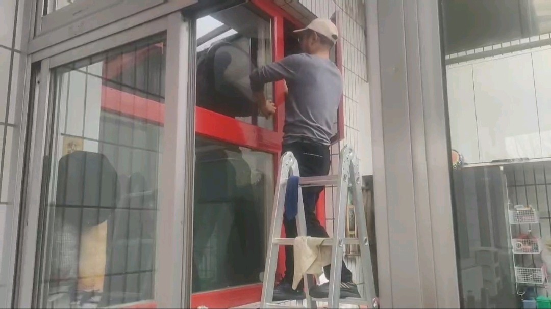 志愿帮扶显担当 八旬老人享清欢（图2）