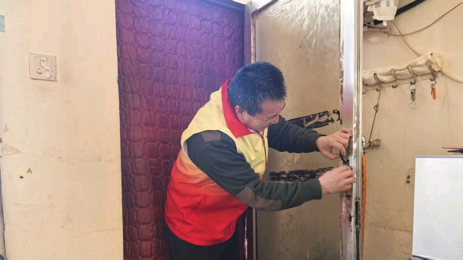 志愿清扫迎新春 暖心实干靓社区（图3）