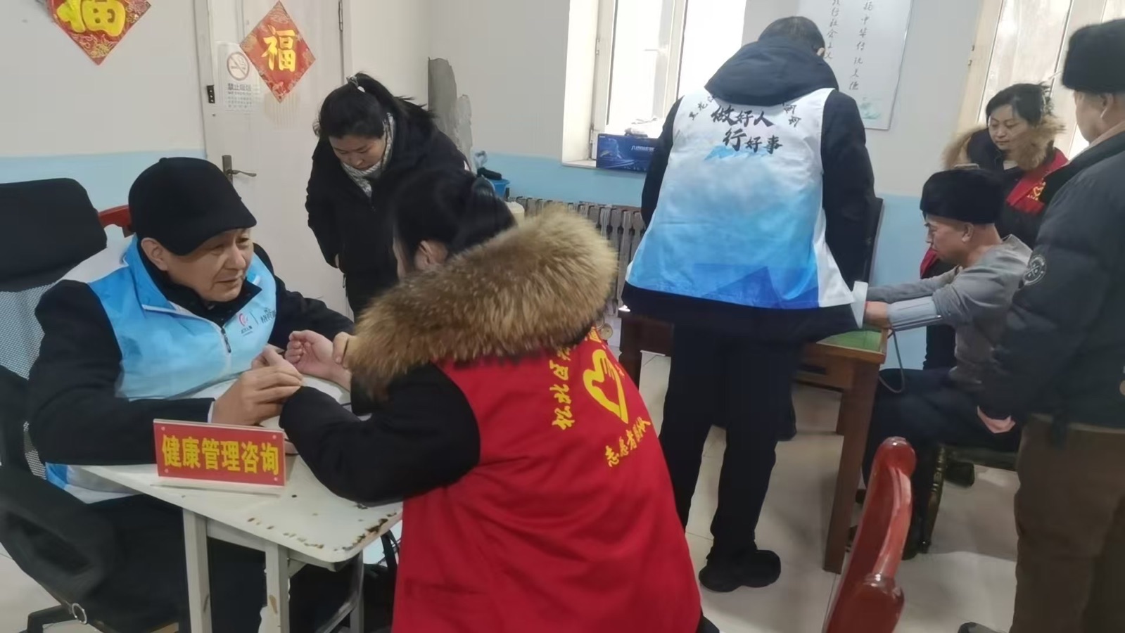 【听】志愿红温暖冬日，爱心集市进社区——松北学雷锋志愿服务队为世纪花园社区老人送新春祝福，诵读小小（图12）