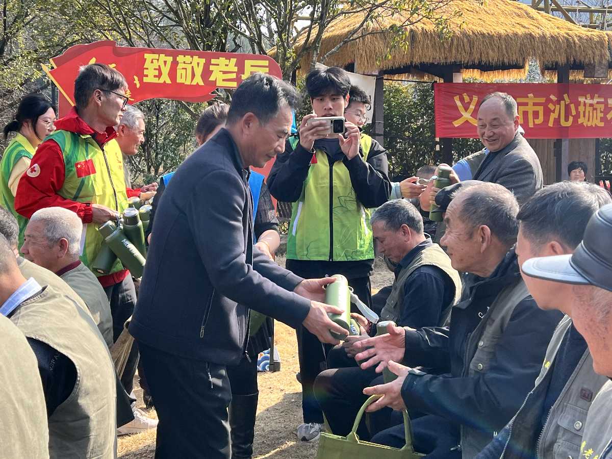 义乌六石美景里 义兵相聚忆从军——佛堂镇举办退役军人迎春联欢活动（图2）